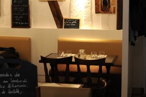 Les passagers de beyrouth - table